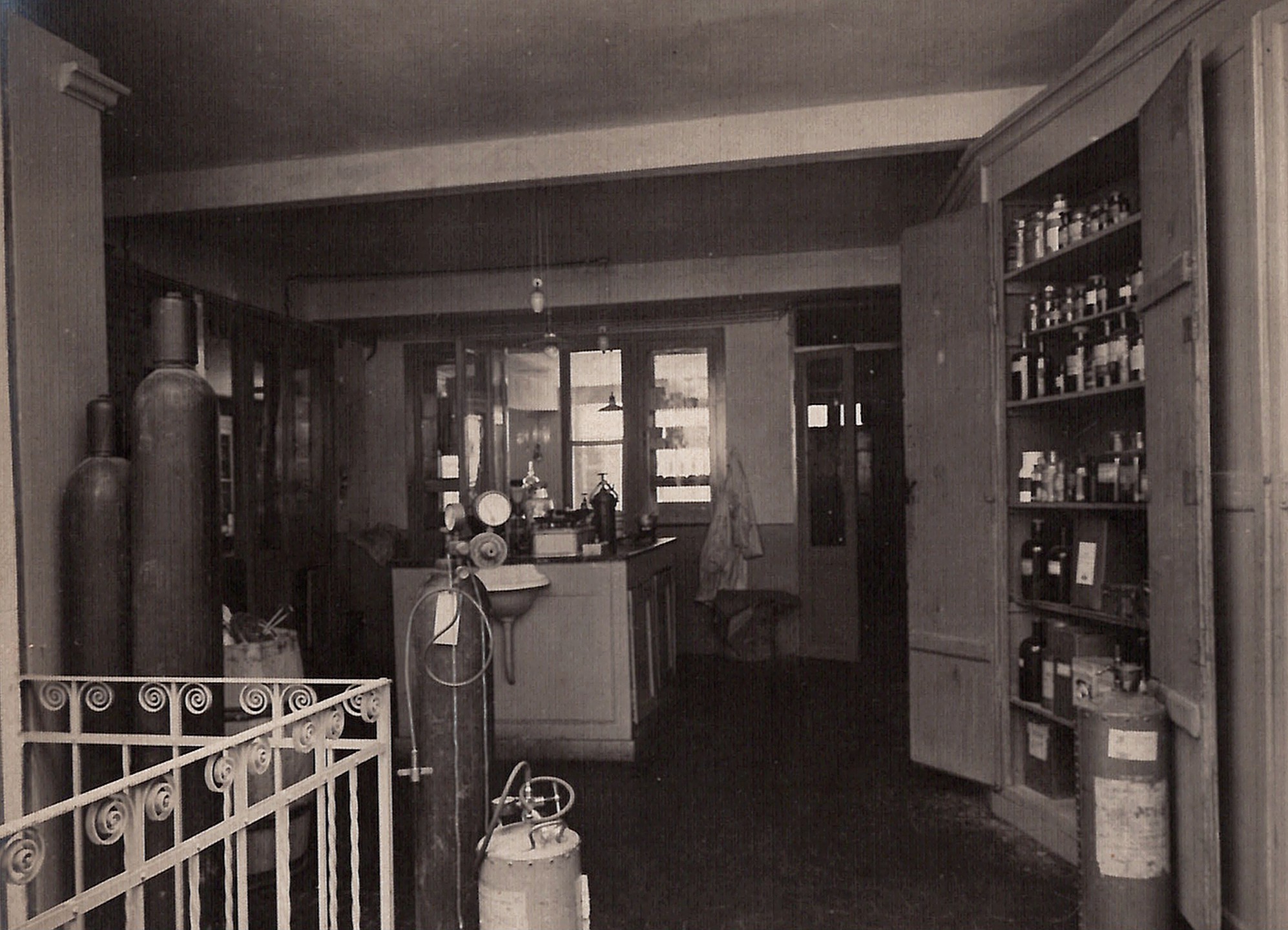 1923 - RETRO FARMACIA