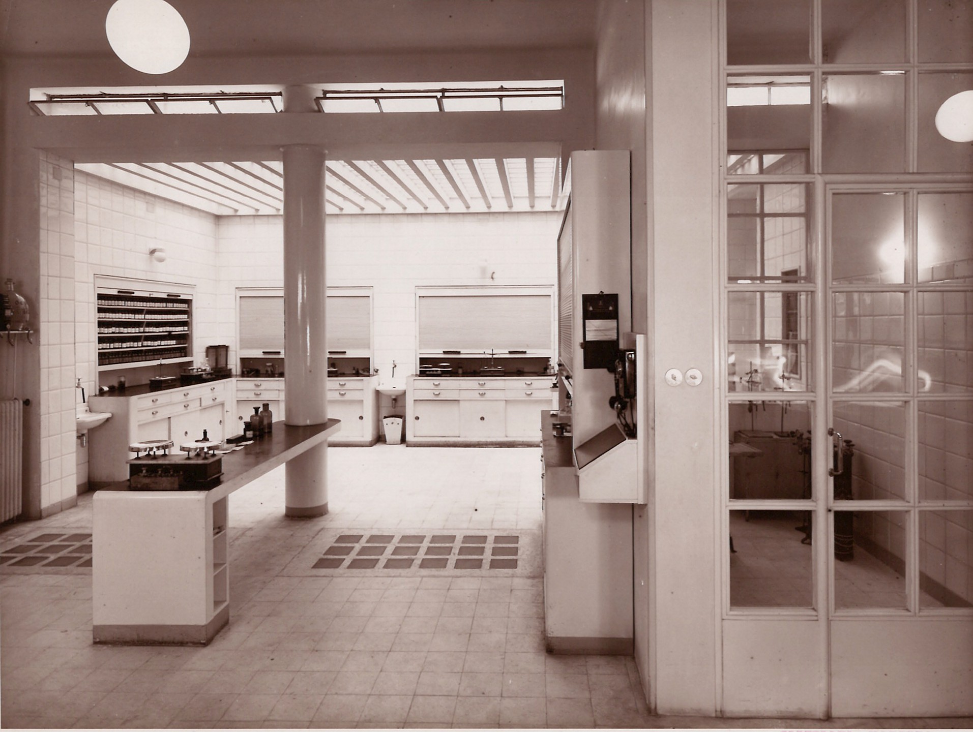 1938